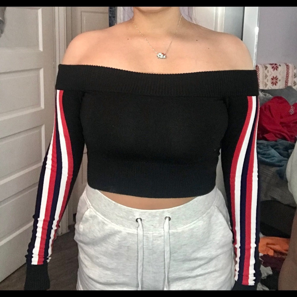 Off the shoulder crop
